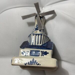 Vintage Delft Dutch Windmill Music Box
Great works turns